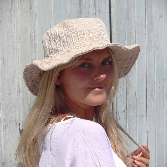 Unisex HERRINGBONE OUTBACK CREAM hat with a flexible, finished and lined brim. Beautiful pure Cotton and Fairtrade.